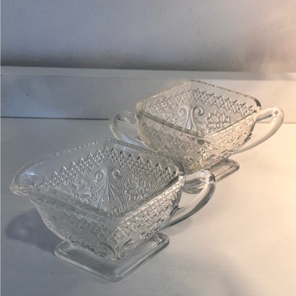 vintage Indiana Glass Diamond Tiara creamer and sugar set - Picture 4 of 4